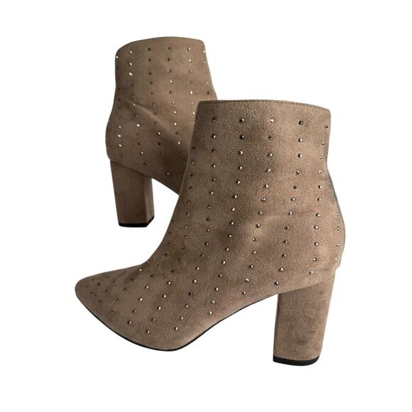 H‎ Halston Tokyo Light Brown Studded Booties Womens Size 6 Boots Shoes EUC - Picture 1 of 9